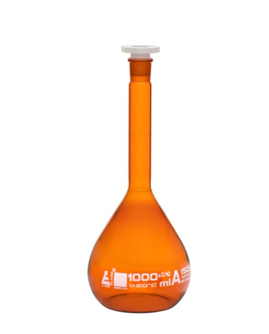 Мерная колба, янтарного цвета, 1000 мл, с пробкой из химически стойкого PP, боросиликатное стекло / Flask Volumetric Amber, cap. 1000 ml, fitted with chemical resistance polypropylene stopper, borosilicate glass